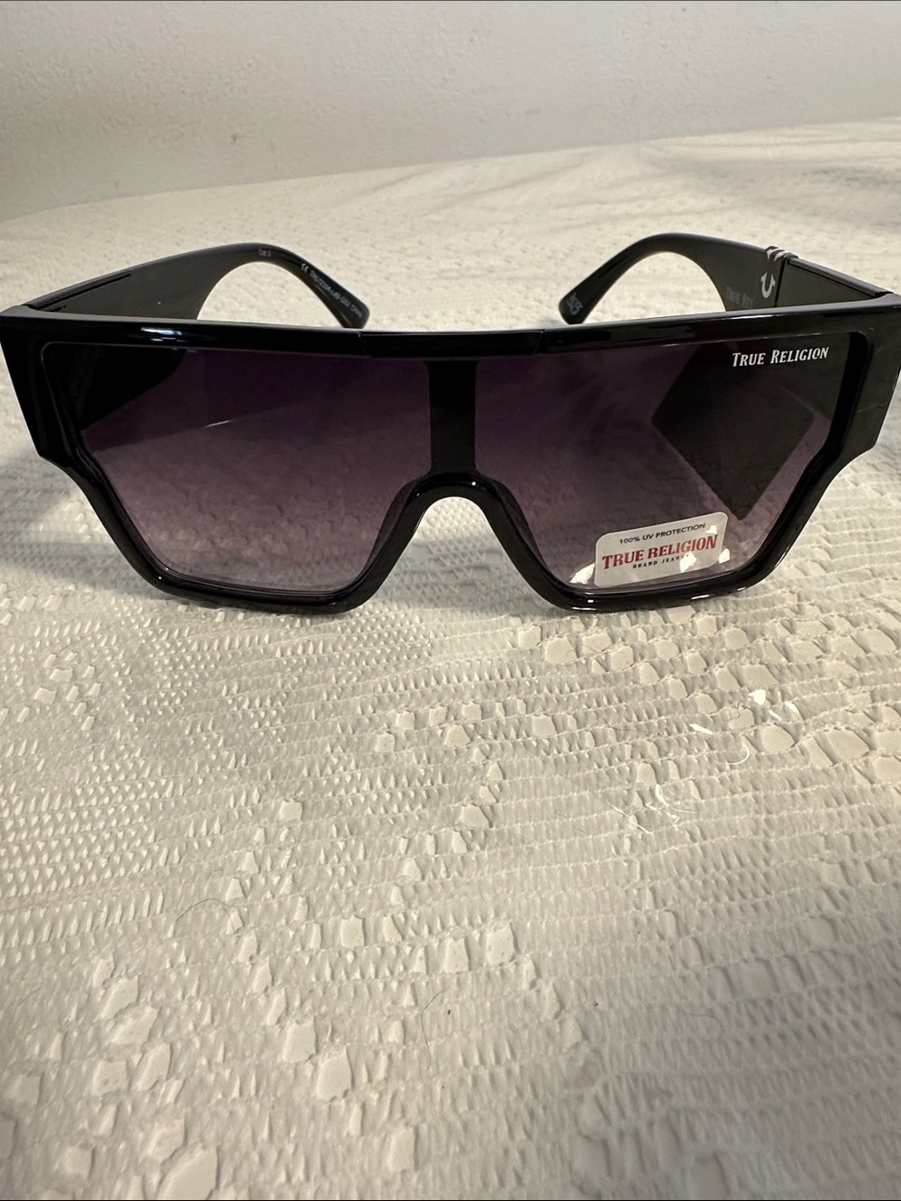 True Religion Black Shield Sunglasses with Gradient Purple Lenses nwt